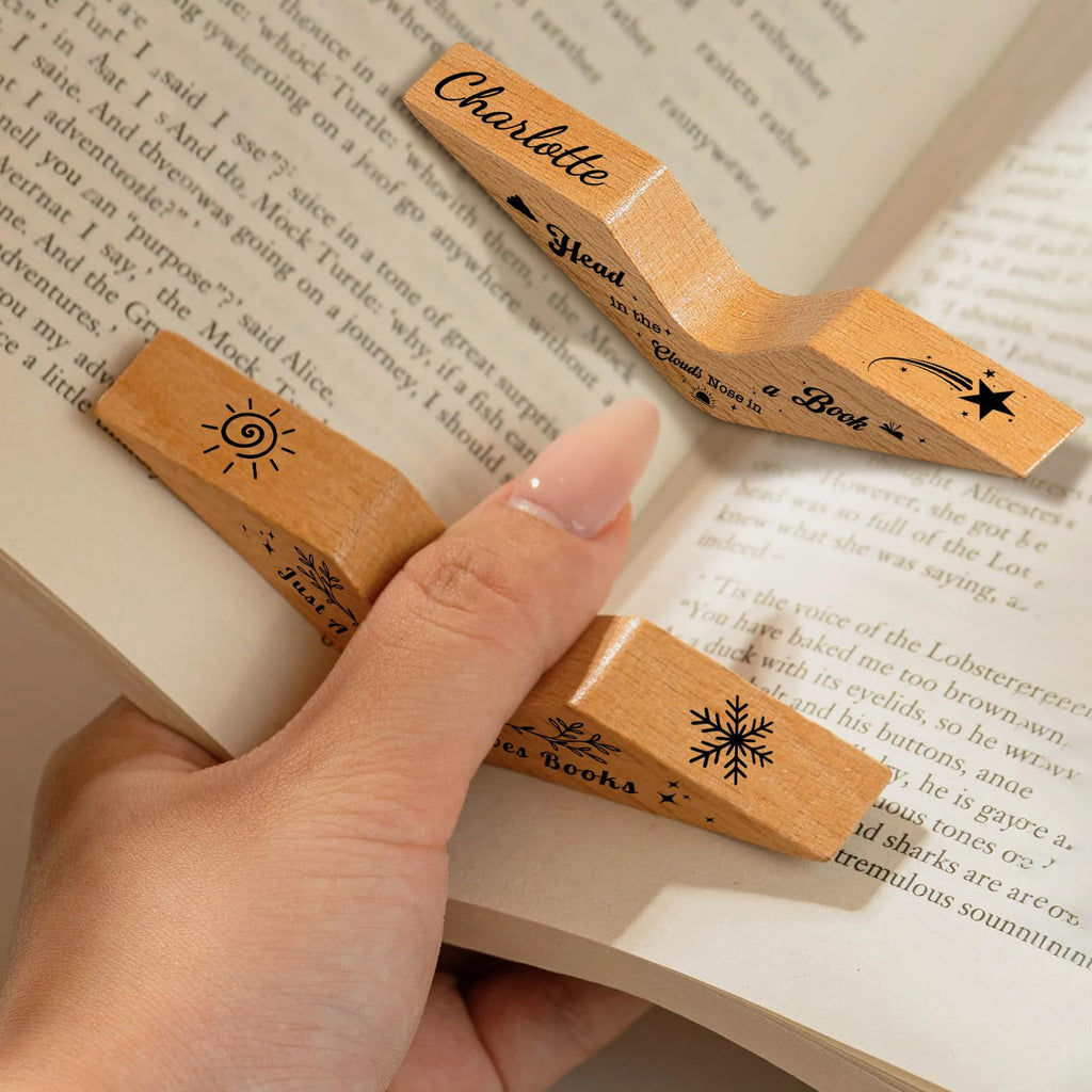 Personalized Thumb Book Page Holder, Custom Wooden Page Holder with Name, Book Accessories for Reading Lovers, Personalized Bookish Gifts for Teachers Readers Book Lovers (Style 02)