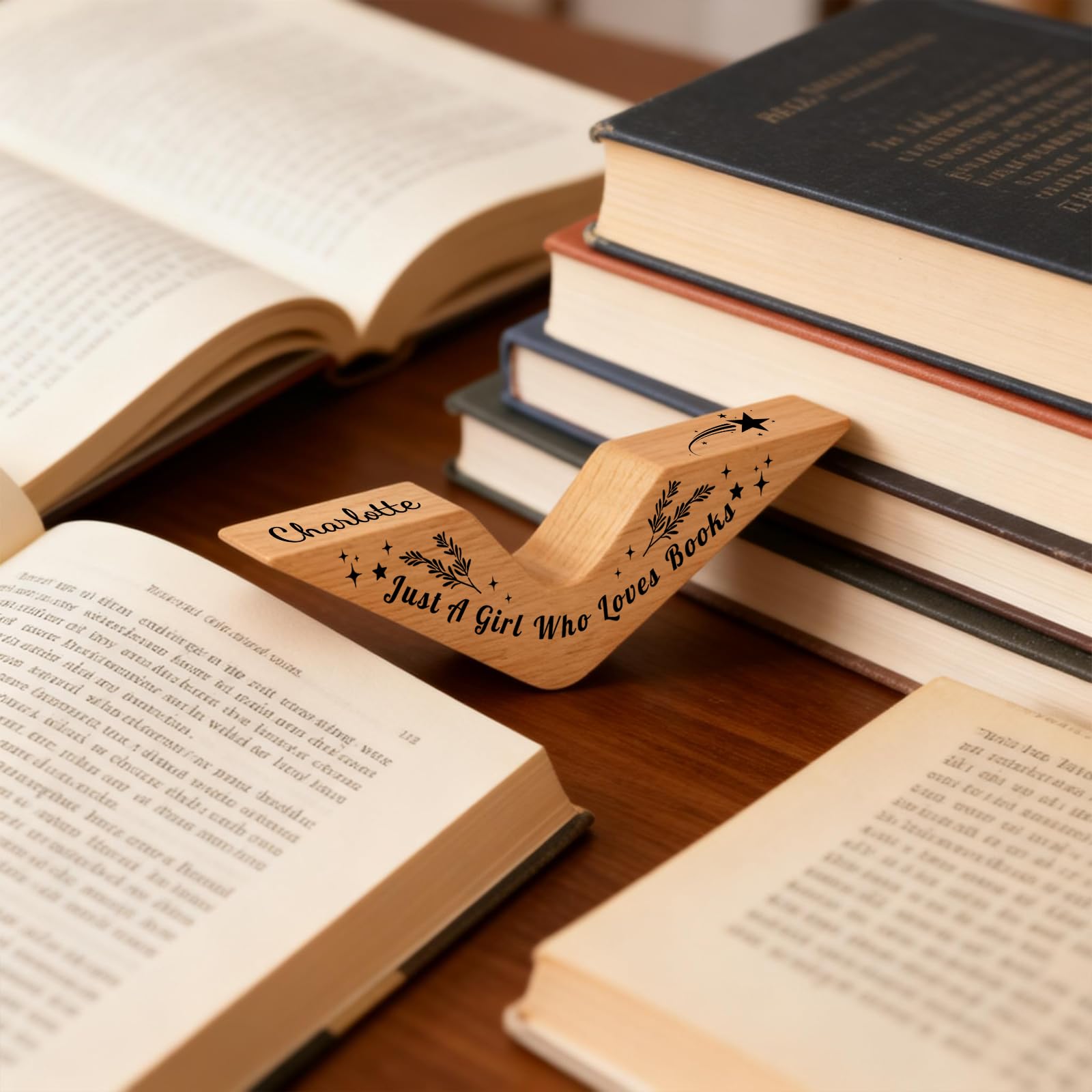Personalized Thumb Book Page Holder, Custom Wooden Page Holder with Name, Book Accessories for Reading Lovers, Personalized Bookish Gifts for Teachers Readers Book Lovers (Style 02)