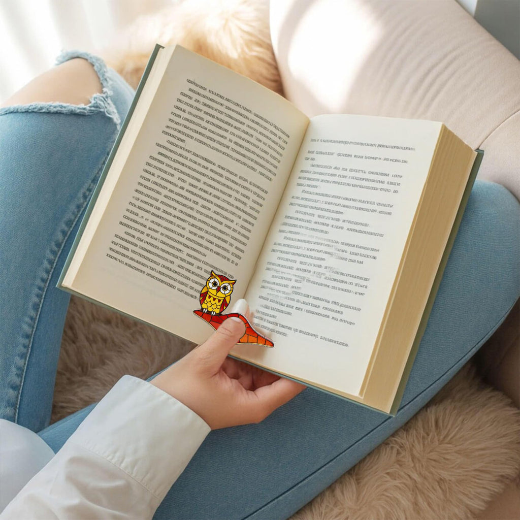 Dolphin Book Page Holder, Thumb Book Page Holder, Reading Accessory, Smooth Lightweight Acrylic Book Page Holders for Students, Teachers, Book Lovers, Literary & Bookworm Ideal Gift