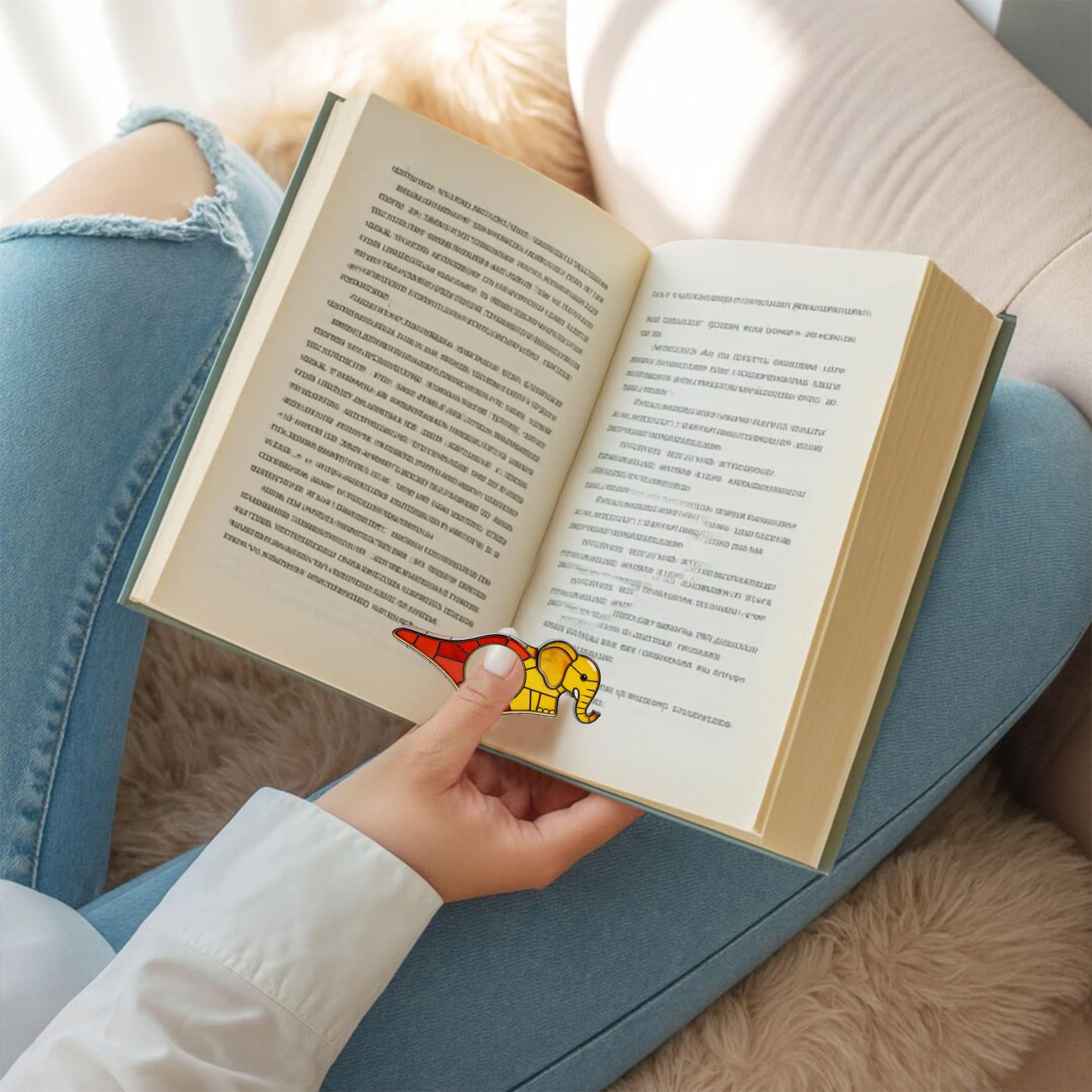 Dolphin Book Page Holder, Thumb Book Page Holder, Reading Accessory, Smooth Lightweight Acrylic Book Page Holders for Students, Teachers, Book Lovers, Literary & Bookworm Ideal Gift