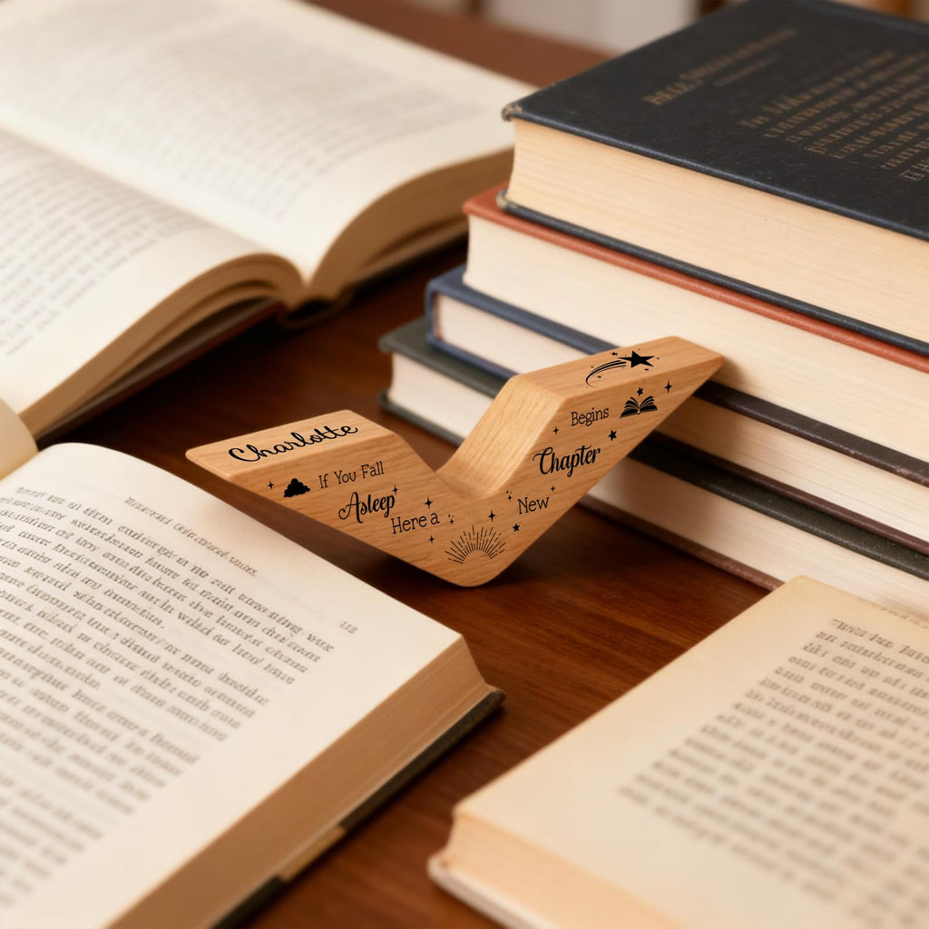 Personalized Thumb Book Page Holder, Custom Wooden Page Holder with Name, Book Accessories for Reading Lovers, Personalized Bookish Gifts for Teachers Readers Book Lovers (Style 02)